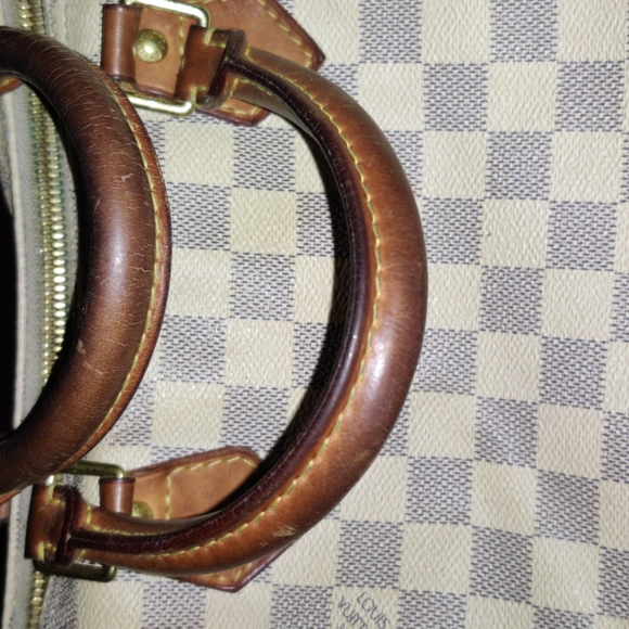Authentic Louis Vuitton Speedy Damier 30 White Satchel and matching belt. - Picture 2 of 7